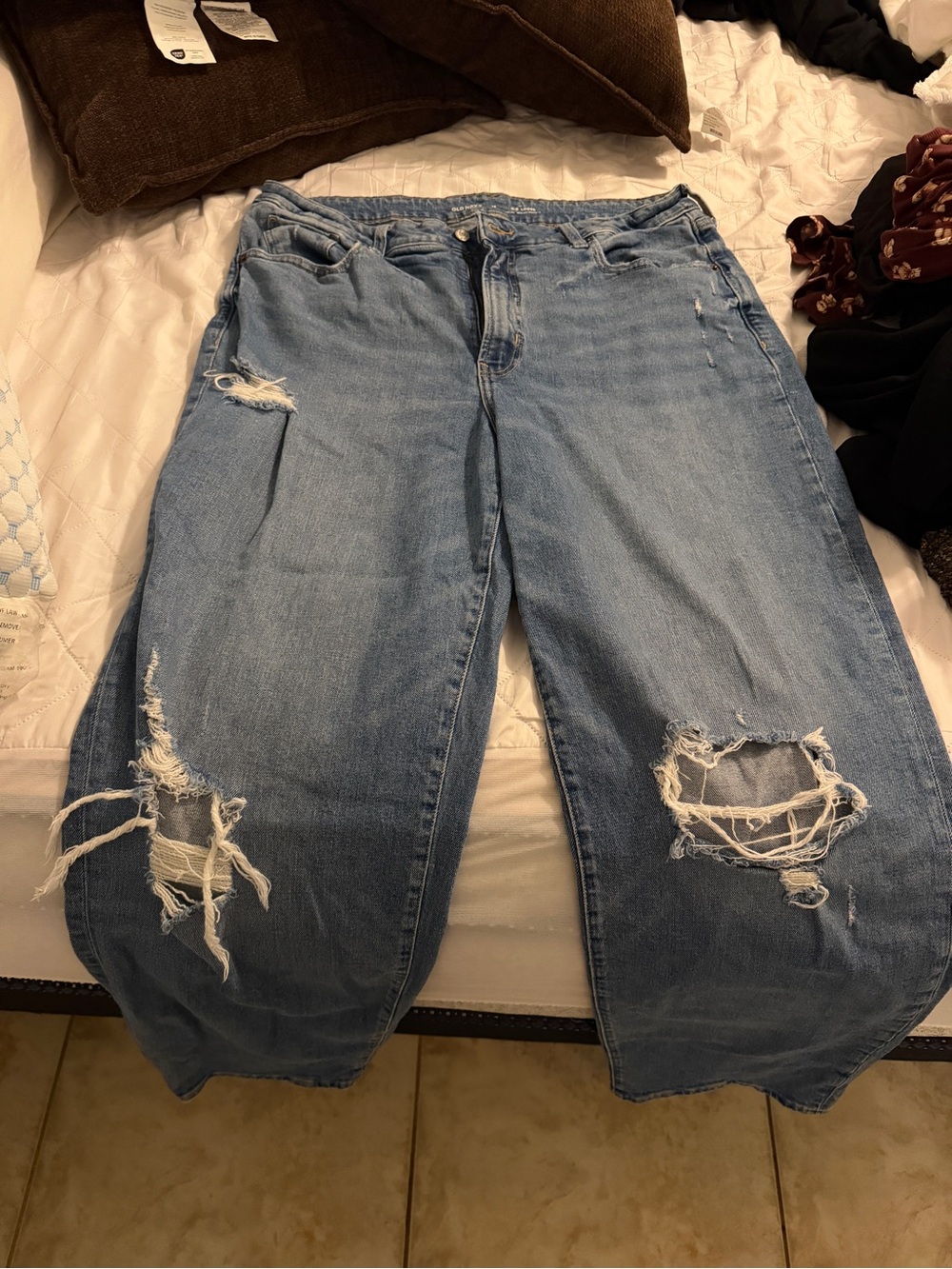 Old navy Classic High-Rise Distressed Women’s Jeans - Light Blue. Tall